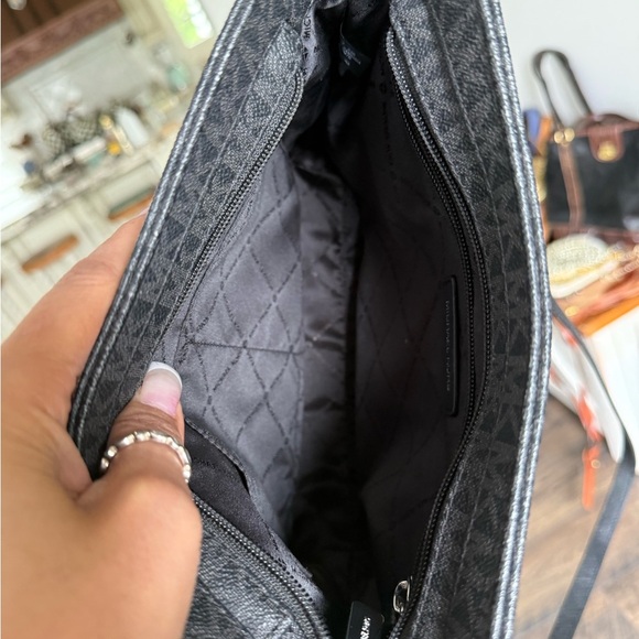 Michael Kors messenger bag - Picture 5 of 5